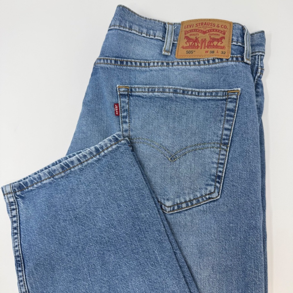Levis 505 Regular Fit Straight Leg Jeans Mens 38x34 Fits 38x33 Medium Wash Denim